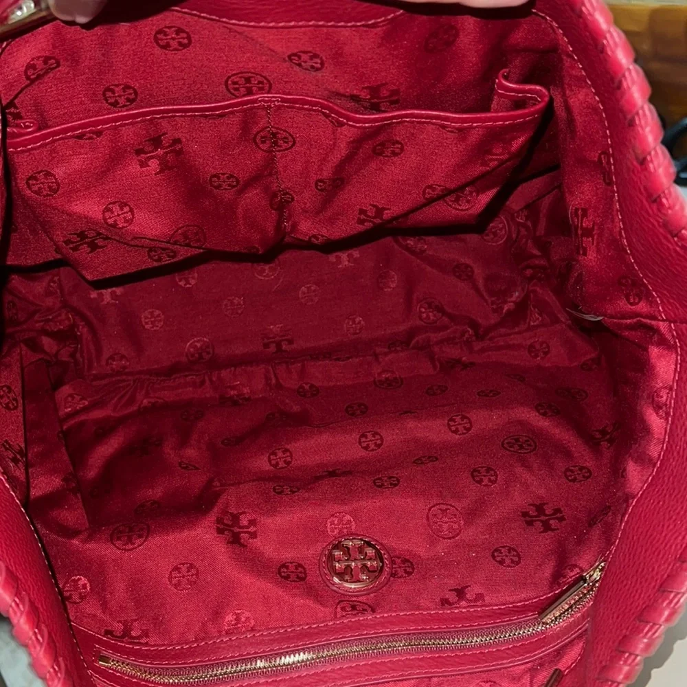 TORY BURCH LEATHER BOMBE SLOUCH XL BAG.. NWOT - Picture 9 of 12